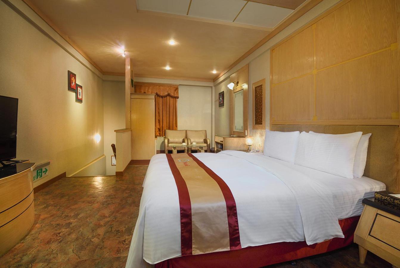 Natoli Motel Tainan Exterior photo